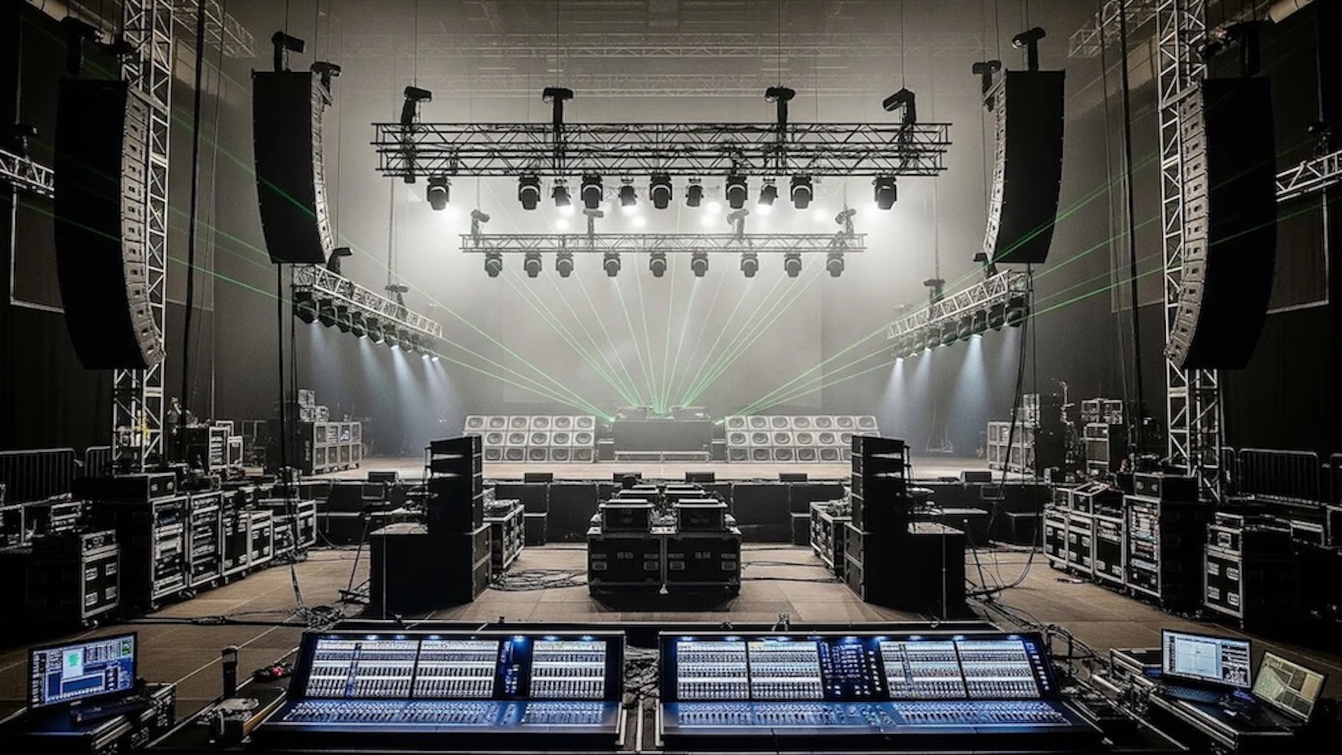 Konser ses ve ışık kontrol sahnesi